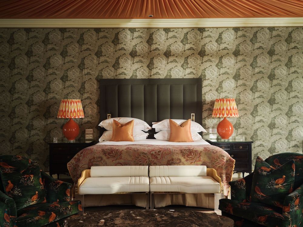 Bishopstrow Hotel & Spa Luxury Hot Tub Suite