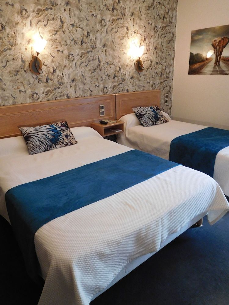 Hotel des Deux Moulins Triple Room 2