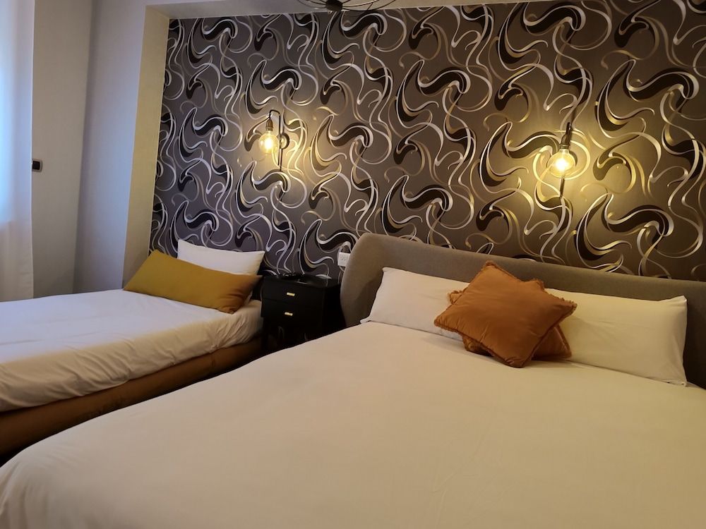 Hotel des Deux Moulins Triple Room 4