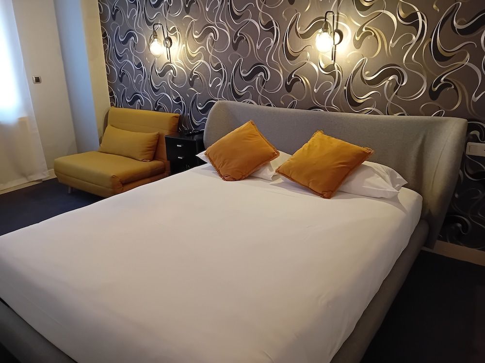 Hotel des Deux Moulins Superior Double Room 5