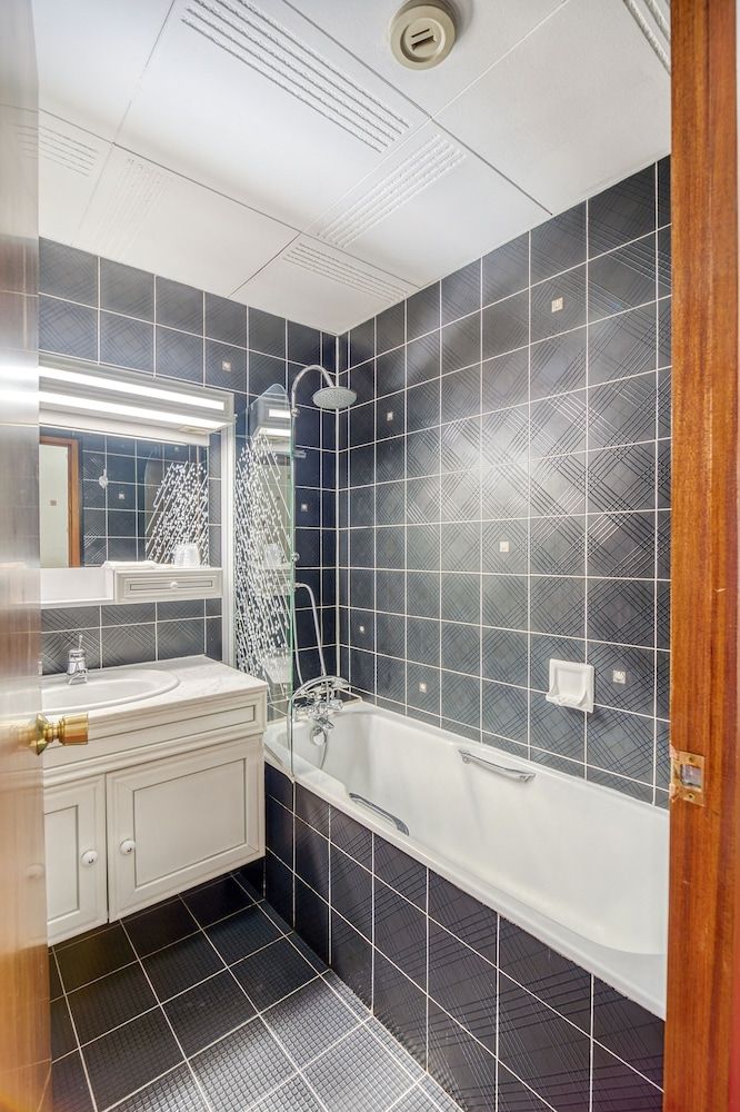 Hotel des Deux Moulins Superior Double Room 9