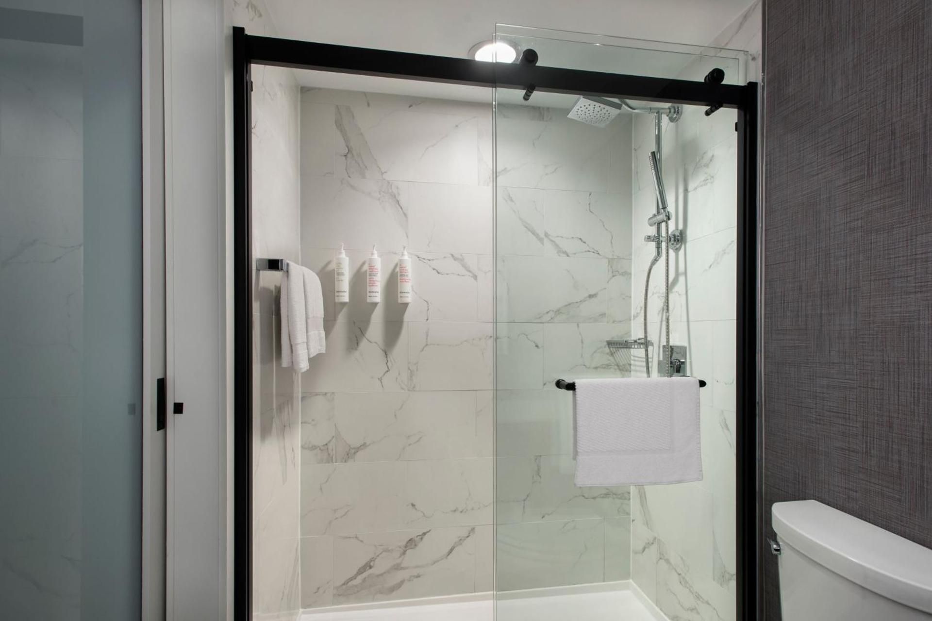 Guest room, 2 Queen, Charles River view (Mobility Accessible w/ Roll-in Shower)