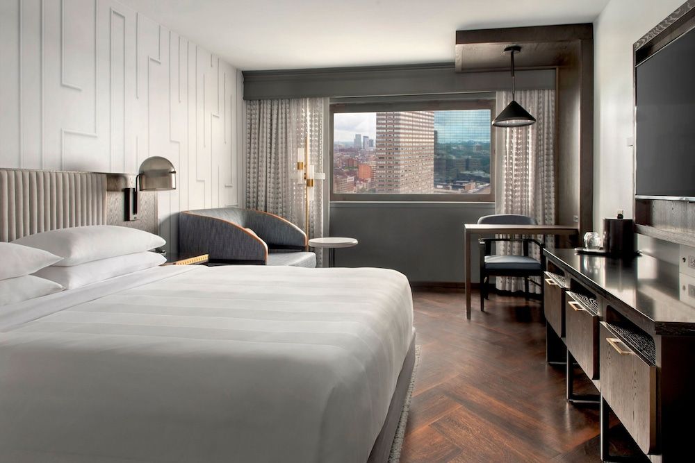 Boston Marriott Copley Place Room, 1 King Bed 9