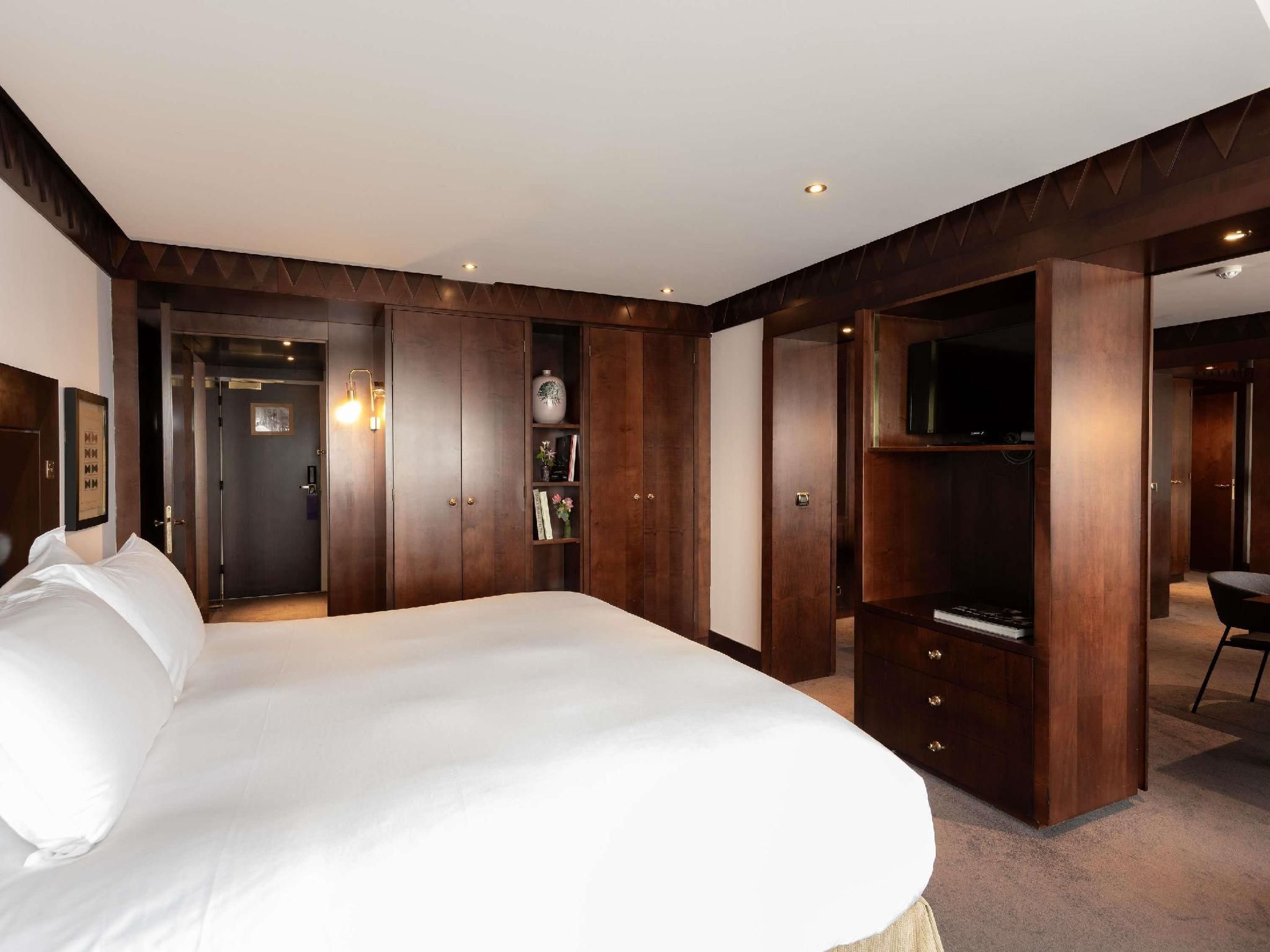 Prestige Suite