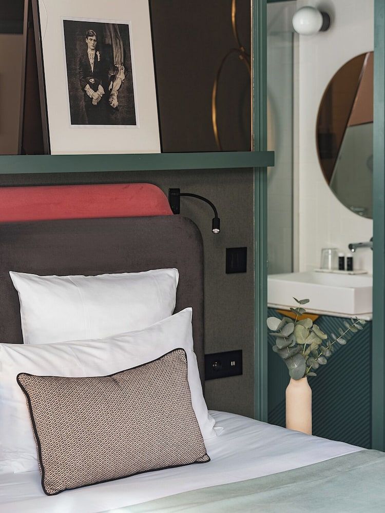 undefined Bob Hotel 9