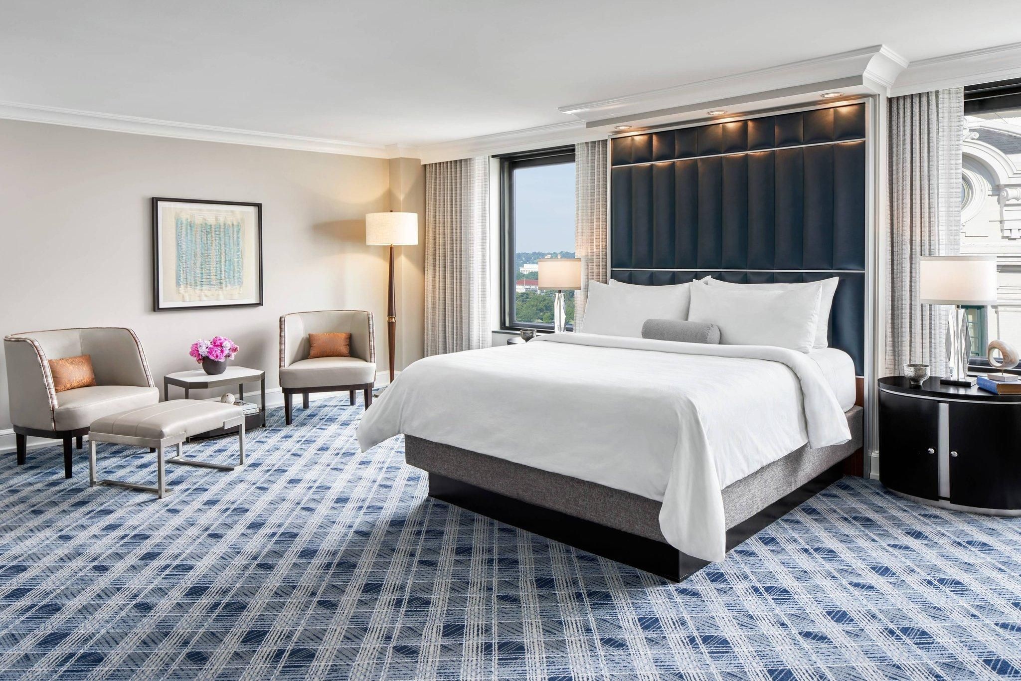Presidential Suite, 1 King, Sofa bed