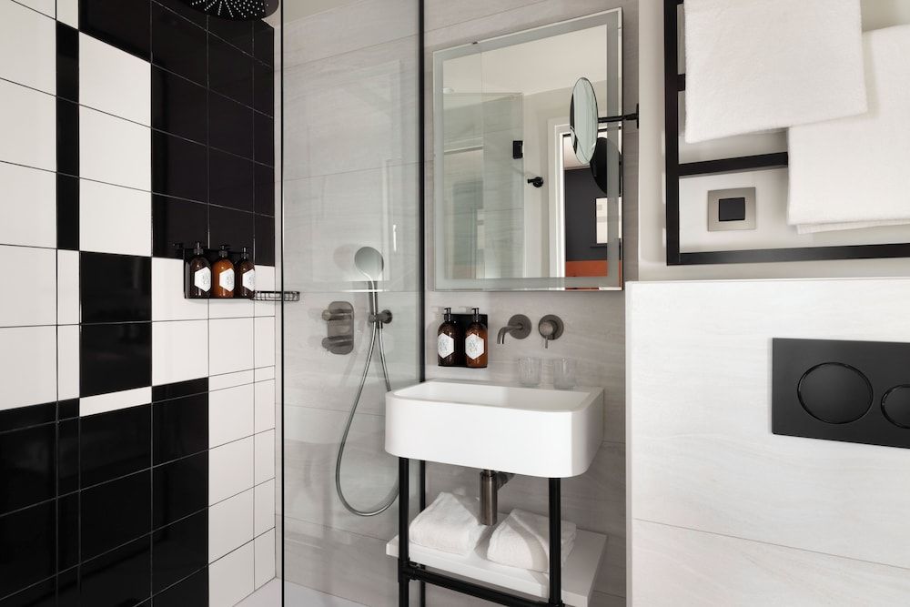 Hôtel Raspail Montparnasse Classic Double Room, 1 Bedroom 6