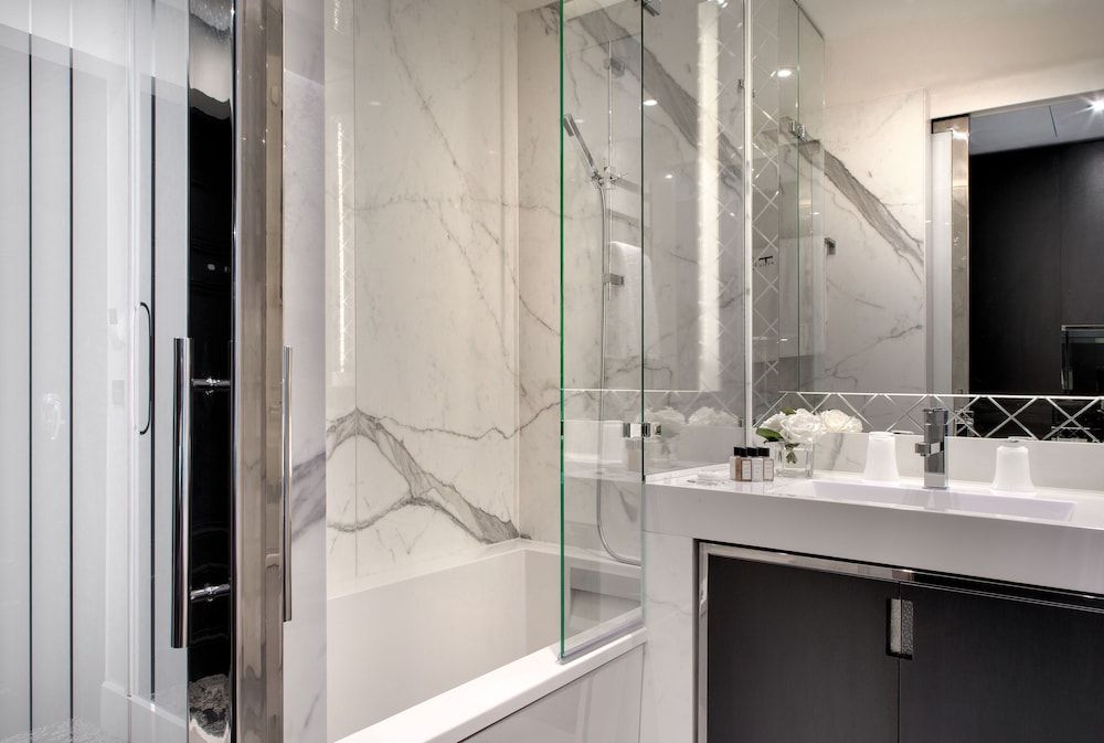 La Villa Haussmann Superior Double Room 4