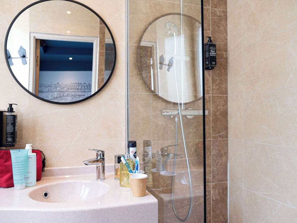 Ibis Styles Paris Batignolles Standard Double Room, 1 Double Bed 9