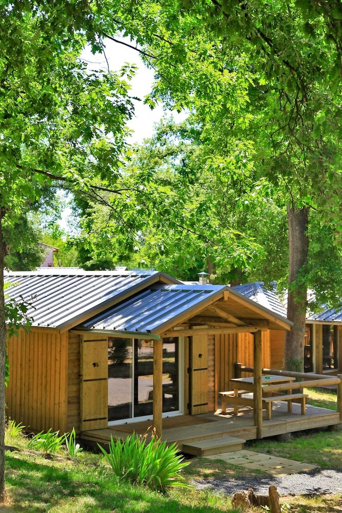 Chalet (Valley)