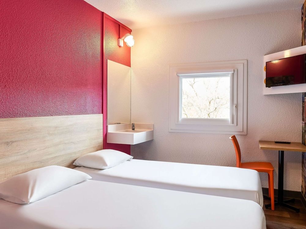 Room, 1 Double Bed (Side Car)