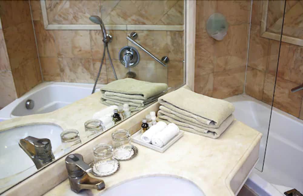 undefined Hôtel Eiffel Trocadéro 10