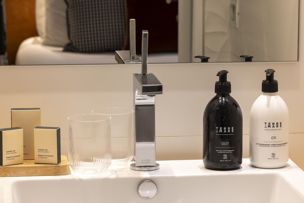 Hotel Chavanel Paris Classic Double Room 3