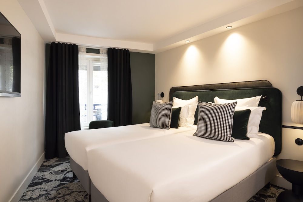 undefined Hotel Chavanel Paris 4