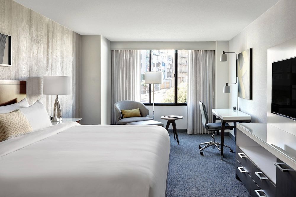 Marriott San Francisco Fisherman's Wharf Room, 1 King Bed (Mobility/Hearing Accessible, Tub)