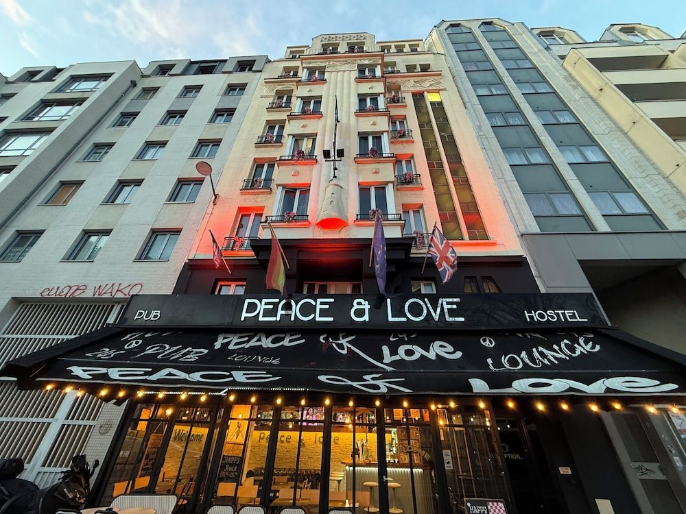 undefined Peace & Love - Hostel