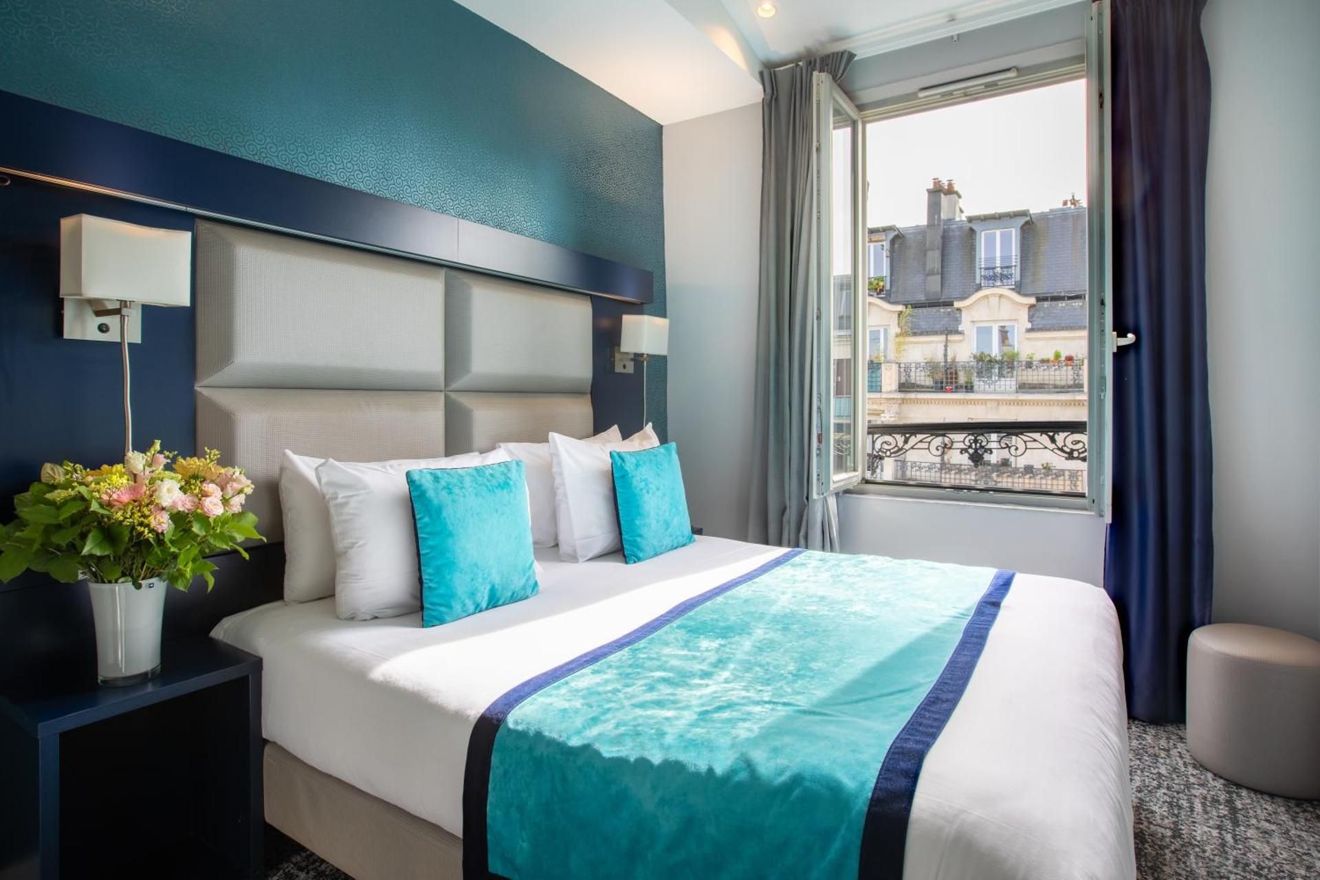 undefined Prince Albert Montmartre 10