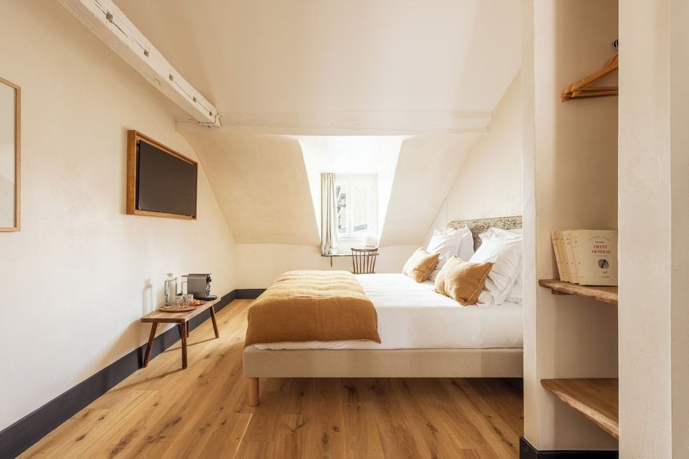 Hôtel de la Gaîté Junior Suite 2