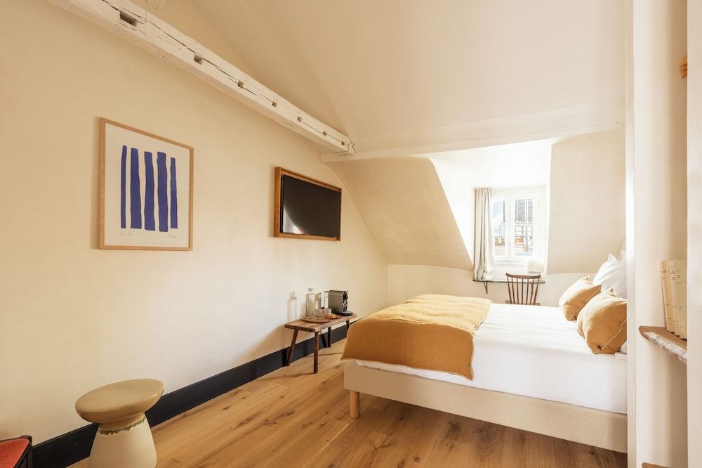 Hôtel de la Gaîté Junior Suite 3