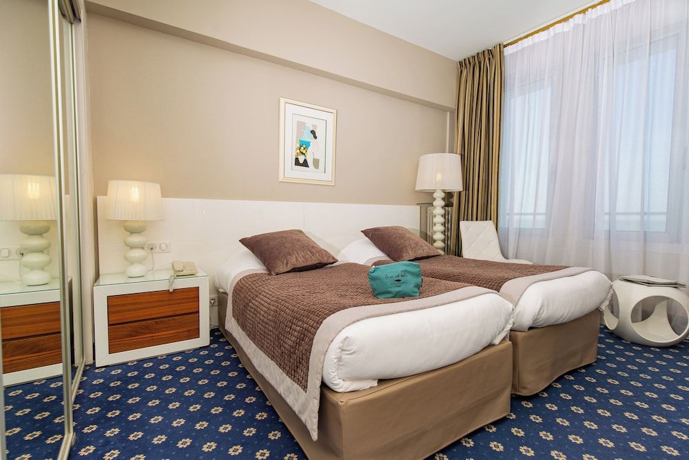 Hotel Aguado Twin Room, Sea View