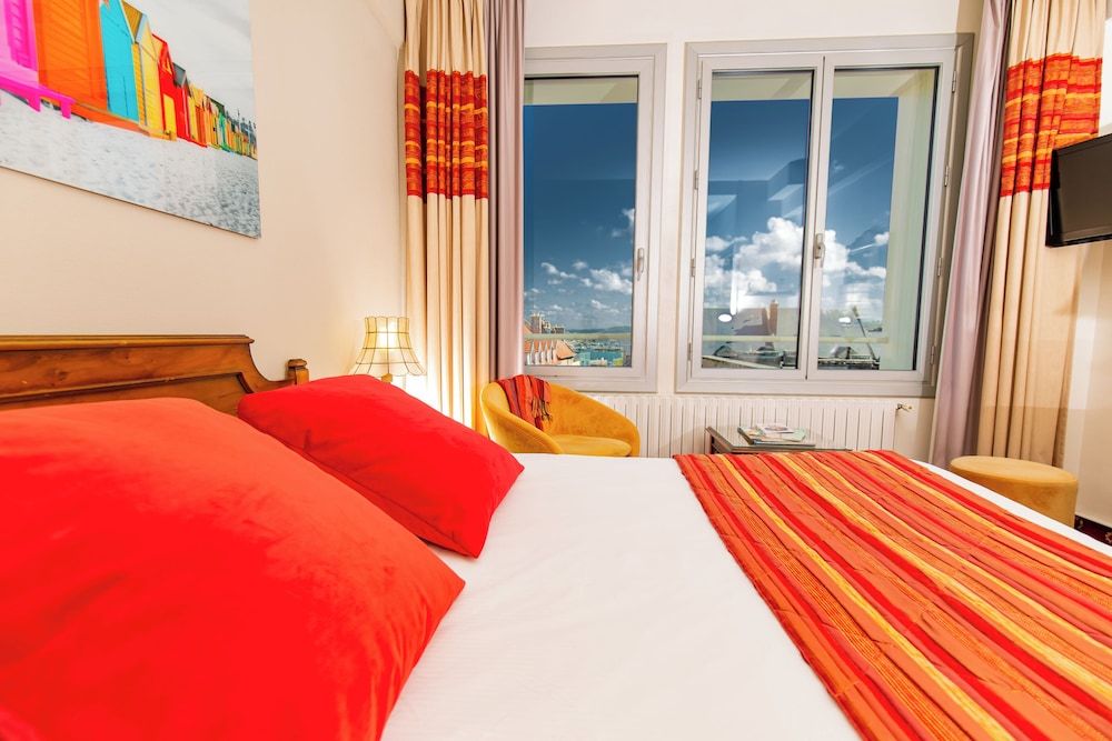 Hotel Aguado Double Room, City View 4