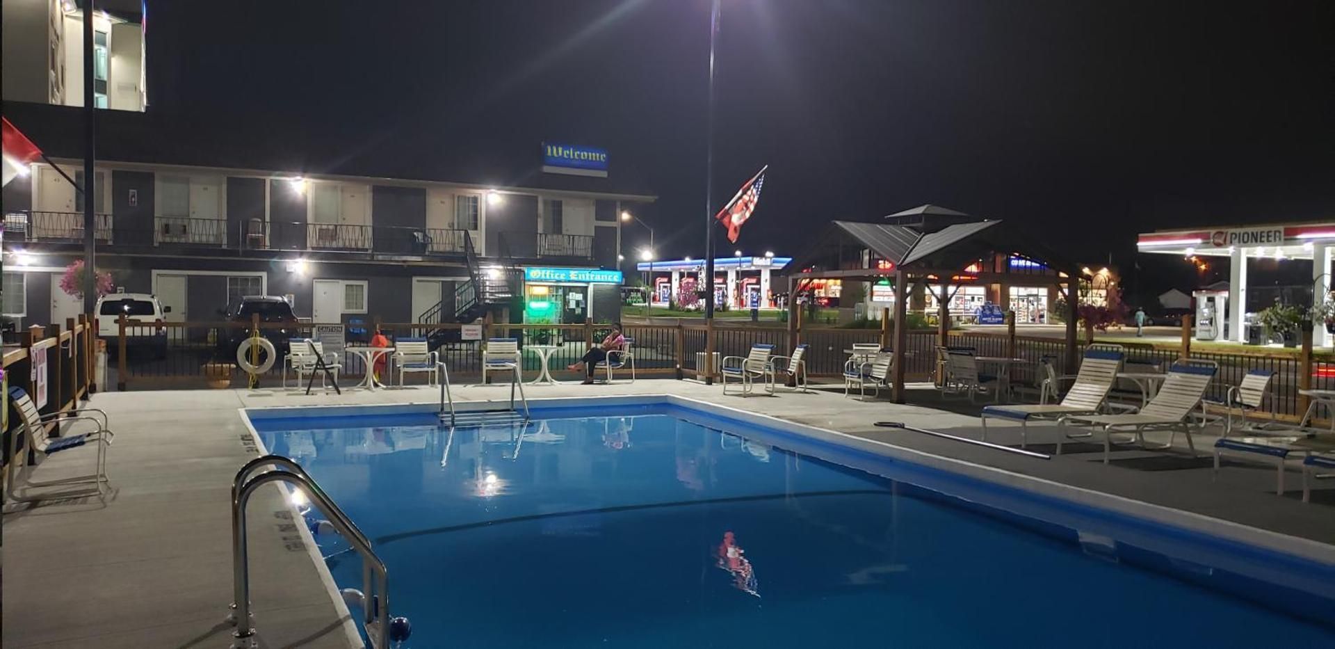 undefined Niagara Falls Courtside Inn 4