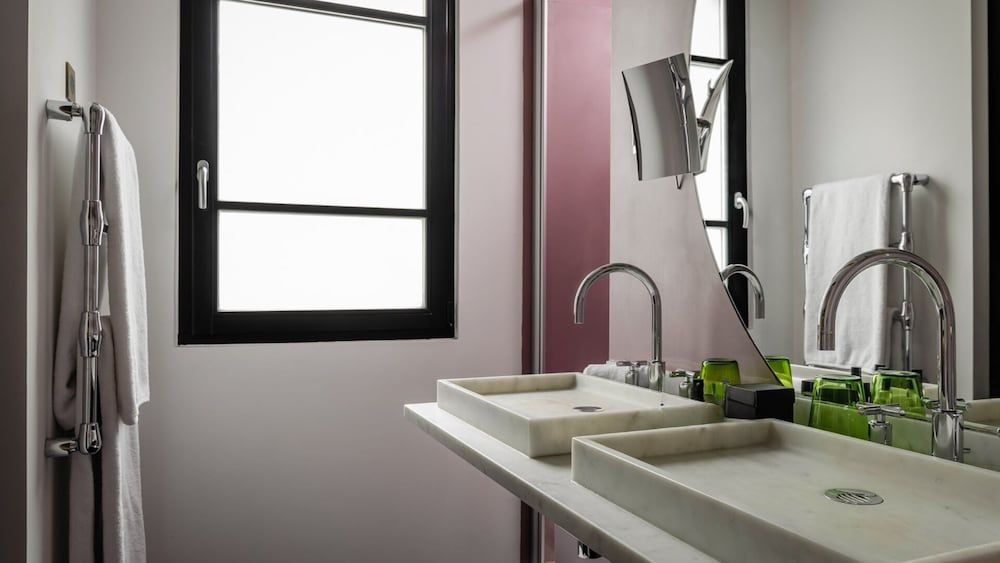 Hotel Du Ministere Deluxe Double Room 6