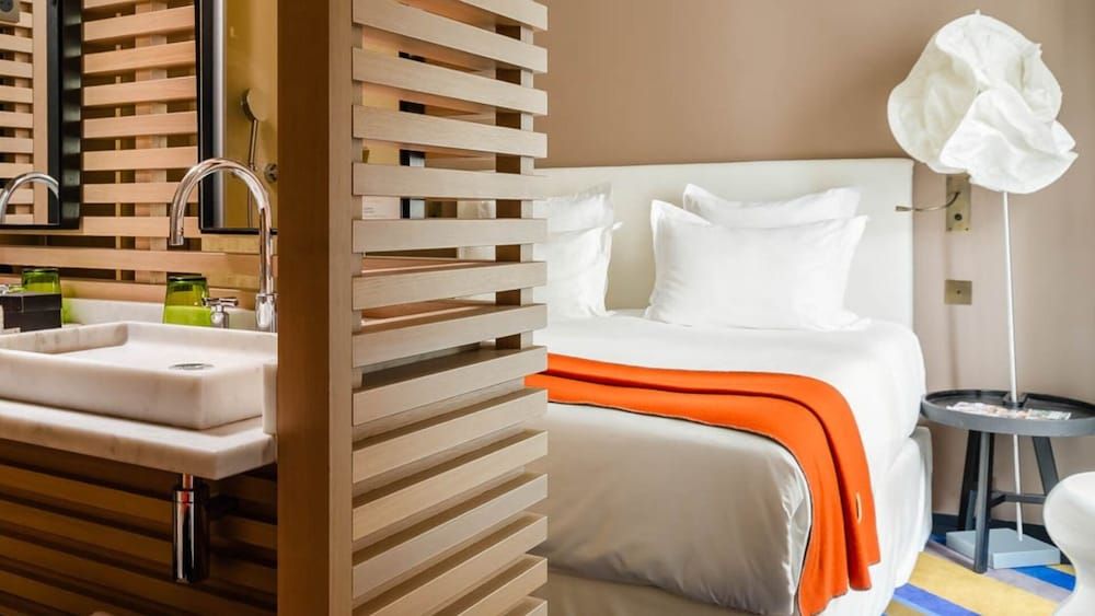 Hotel Du Ministere Deluxe Double Room 3