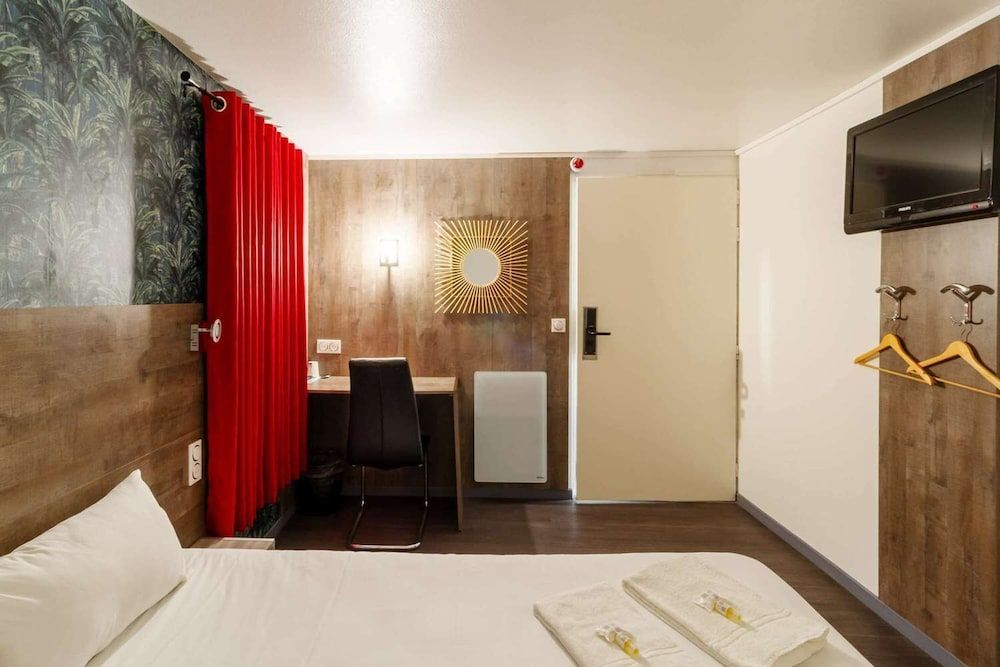 Brit Hotel Rouen Barentin Double Room 2