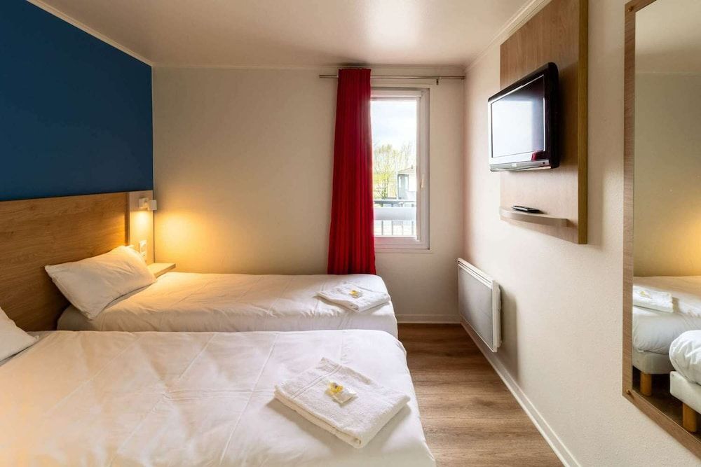 Brit Hotel Rouen Barentin Twin Room 2