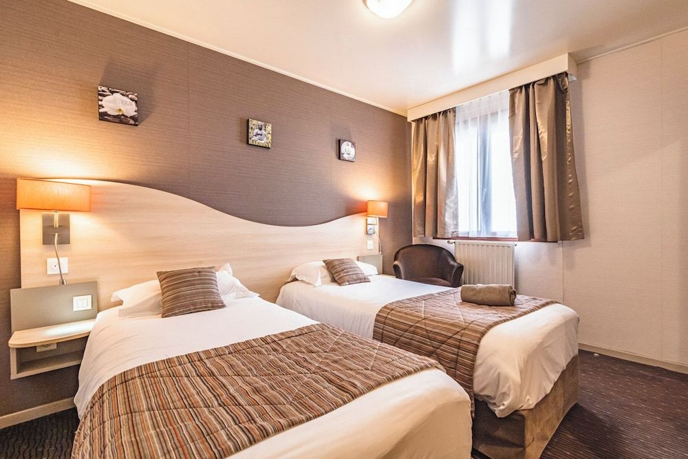 Logis Hôtel Au Tambour Twin Room 3