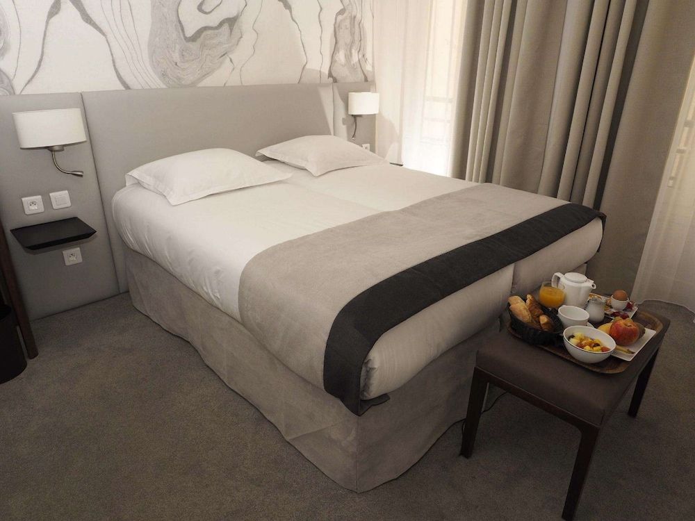 undefined Hotel Queen Mary Paris 2