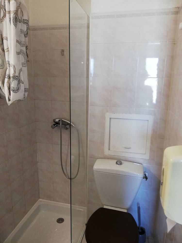 L'auberge D'eygliers Triple Room, Private Bathroom, Mountain View (hôtel 2 étoiles) 9