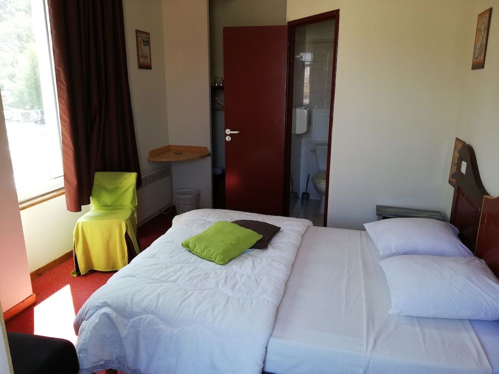 L'auberge D'eygliers Triple Room, Private Bathroom, Mountain View (hôtel 2 étoiles) 2