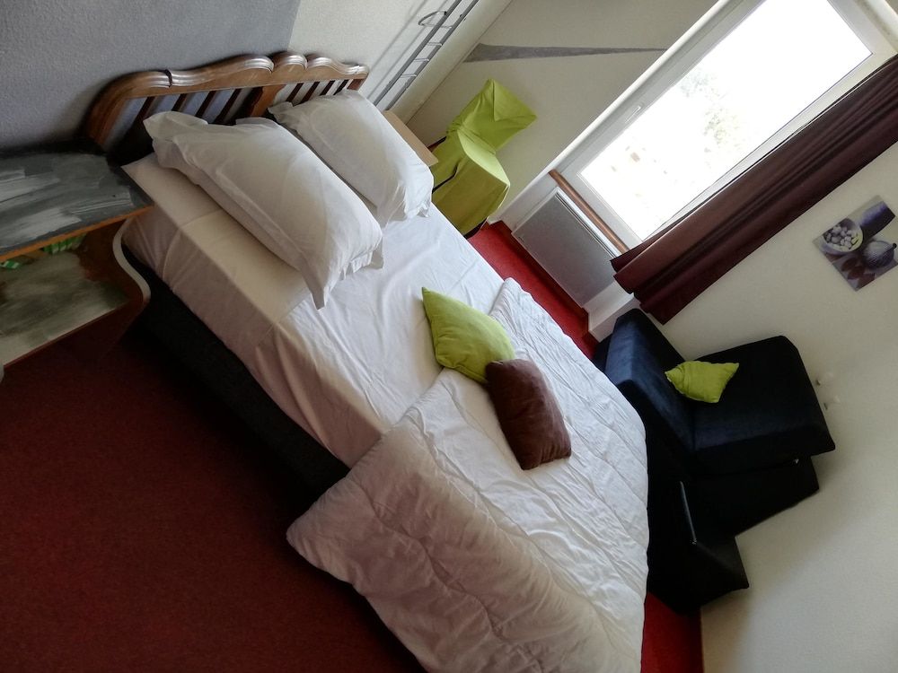 L'auberge D'eygliers Triple Room, Private Bathroom, Mountain View (hôtel 2 étoiles) 5