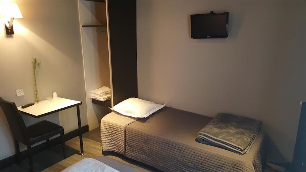Triple Room,Private Bathroom (shared toilets)