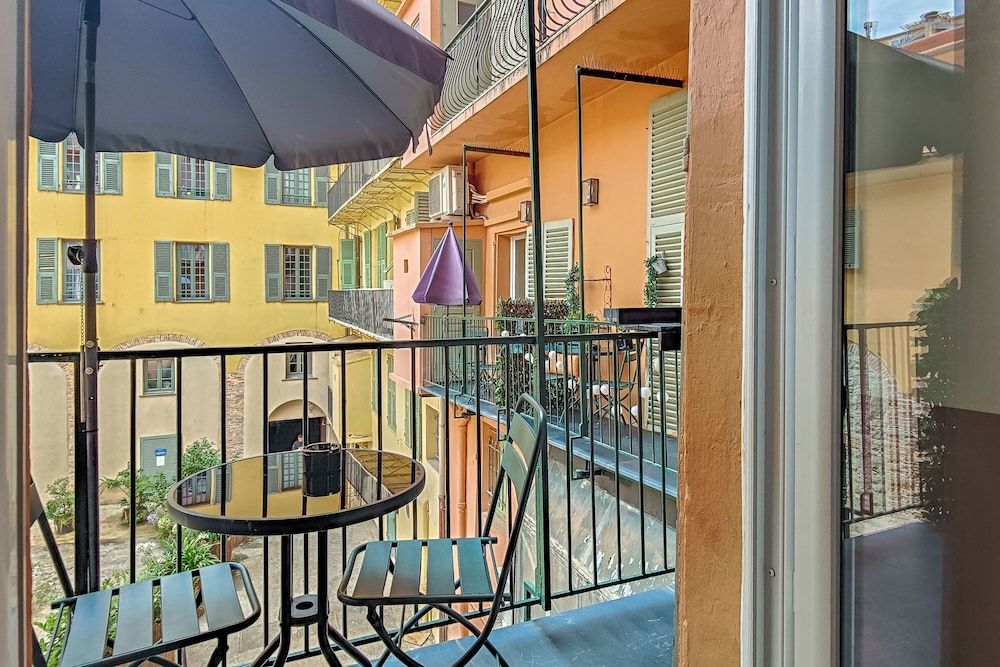 Executive Studio, Balcony