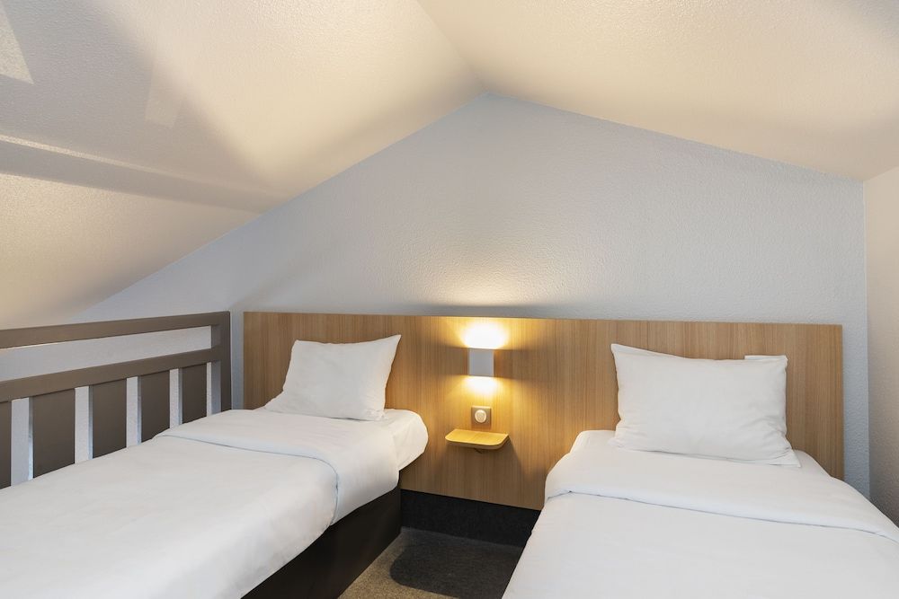 B&B HOTEL Angers 1 Beaucouzé Quadruple Room, Non Smoking 3