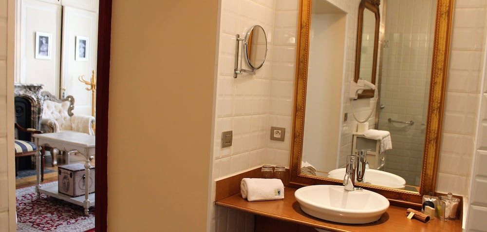 Classic Double or Twin Room, 1 King Bed, Accessible (Elegance)