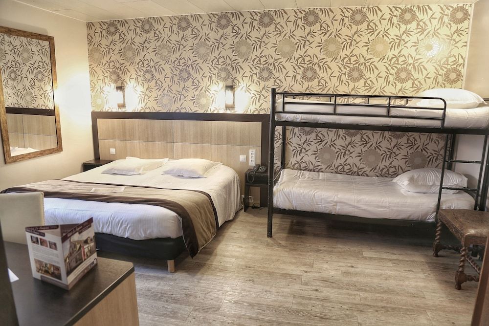 Hotel Le Bayeux Family Room 6 people 4