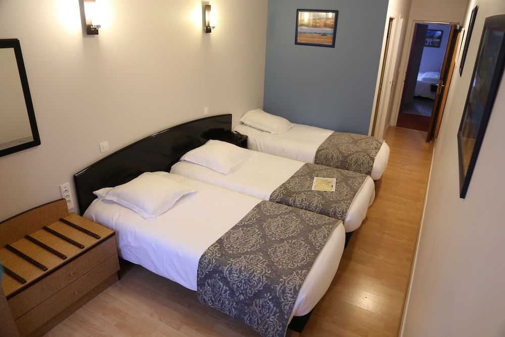 Hotel Le Bayeux Triple Room, 3 Twin Beds 2