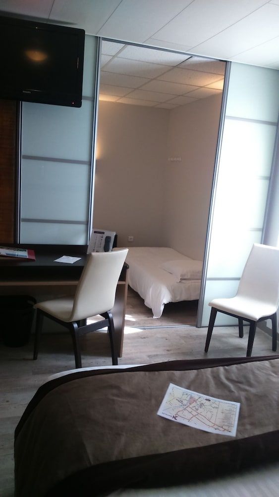 Hotel Le Bayeux Family Room 6 people 10