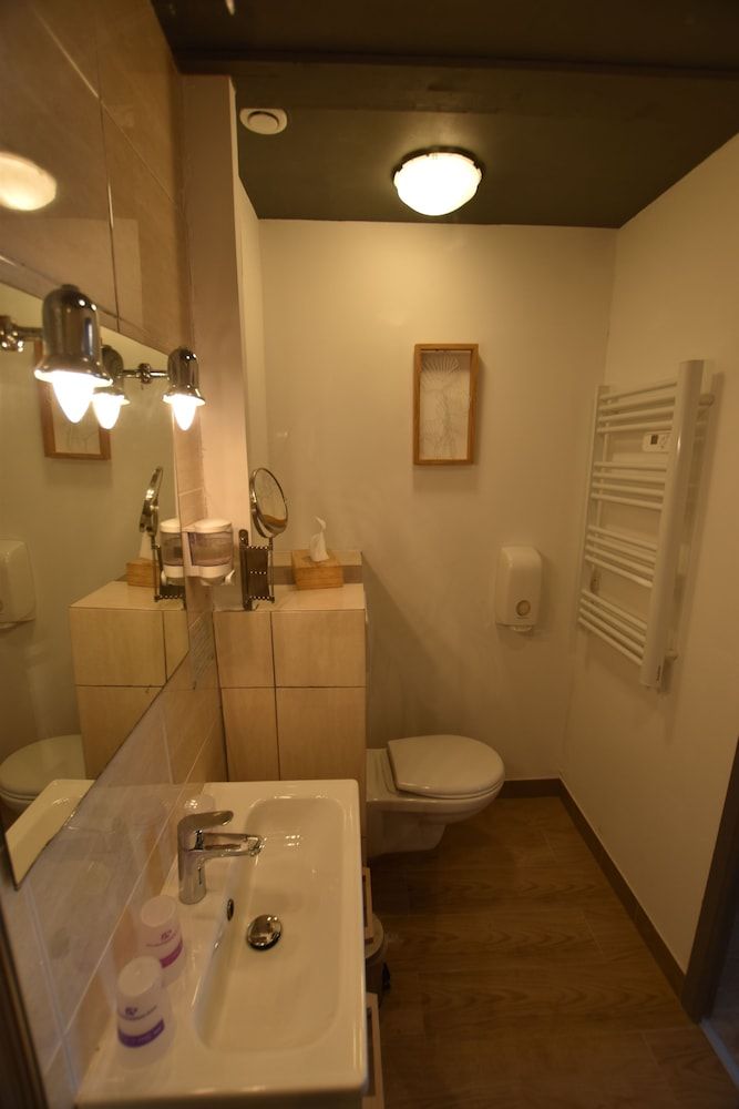 Hotel Le Bayeux Superior Double Room 10