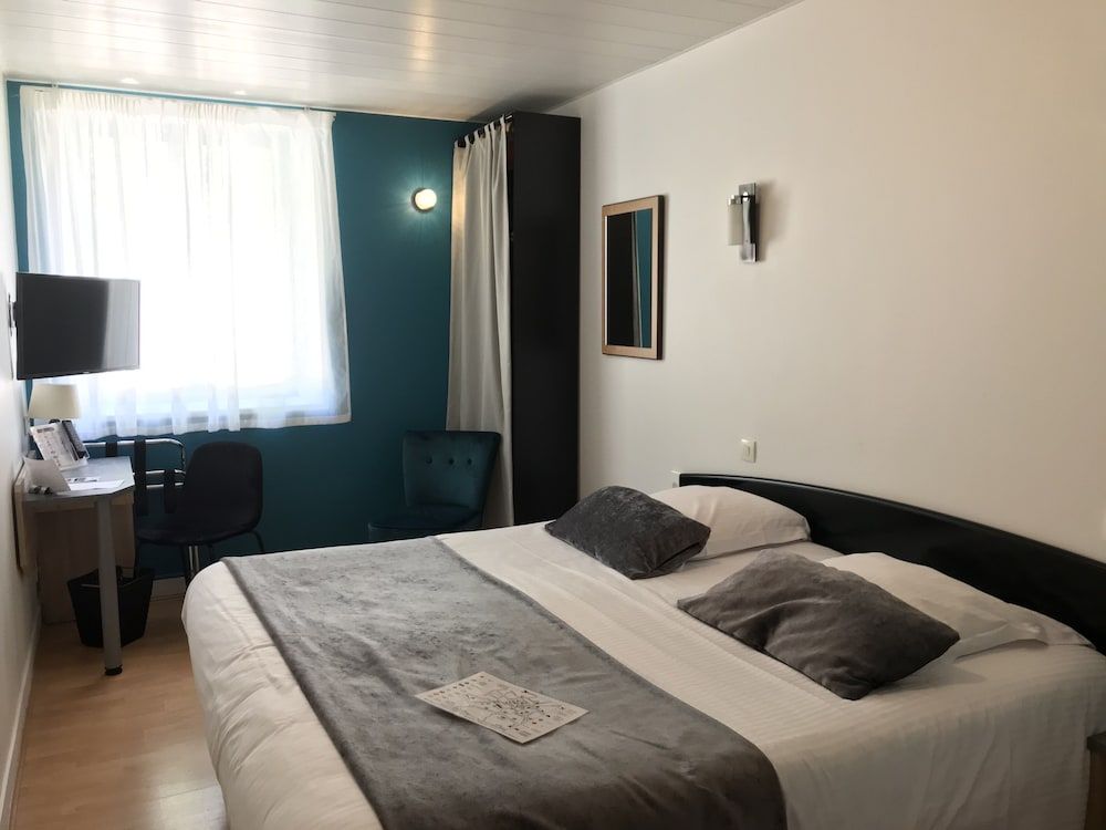 Hotel Le Bayeux Superior Double Room 4