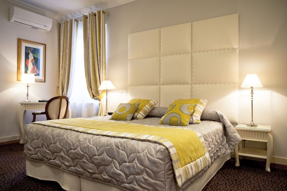 undefined Grand Hotel Des Terreaux 10