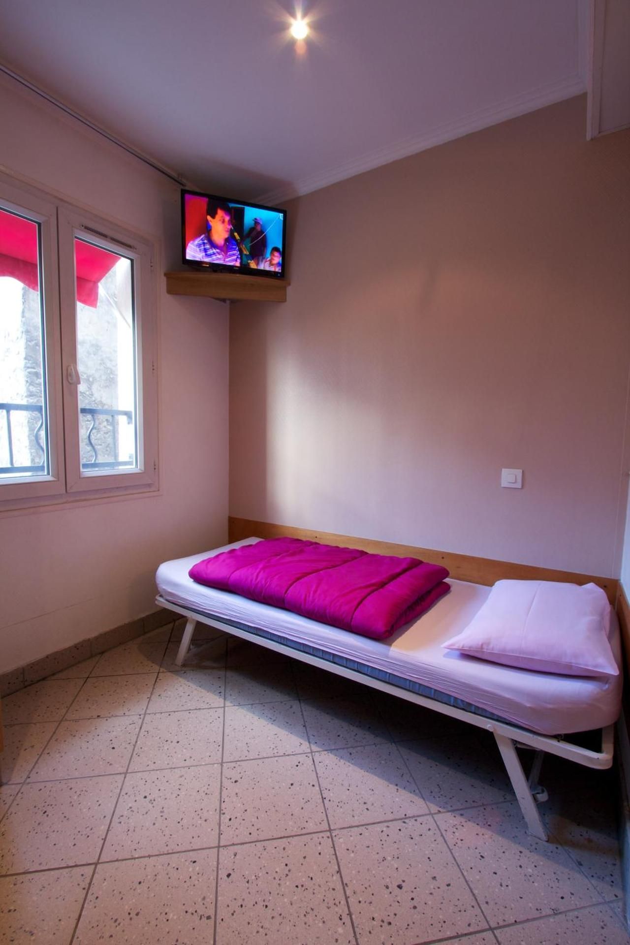 undefined Bastille Hostel 9