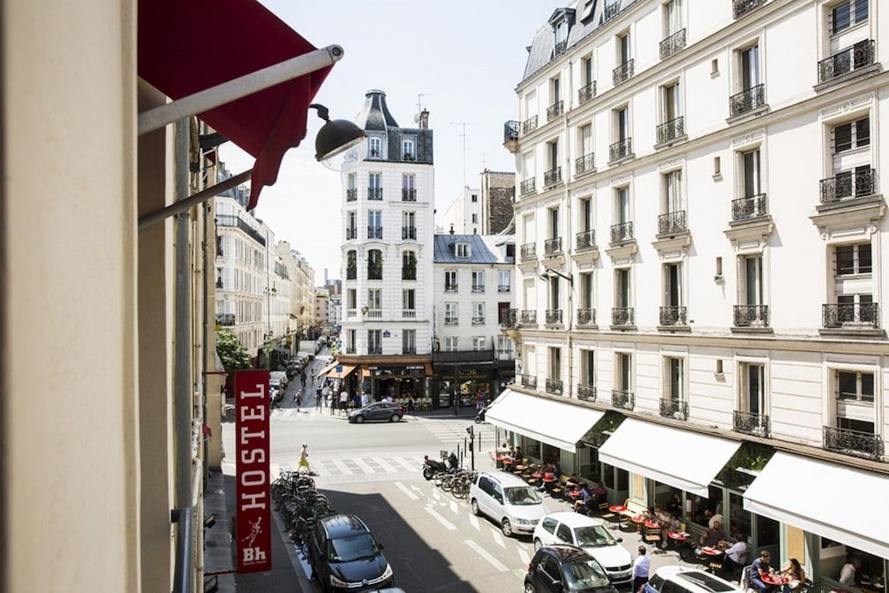 Bastille Hostel Apartment 4