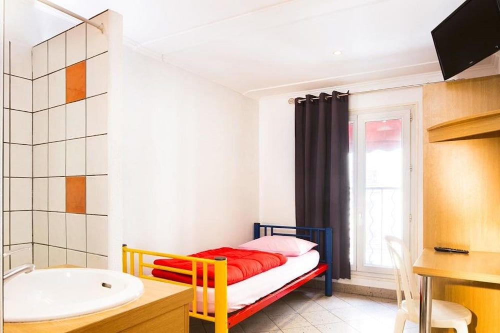 undefined Bastille Hostel 3