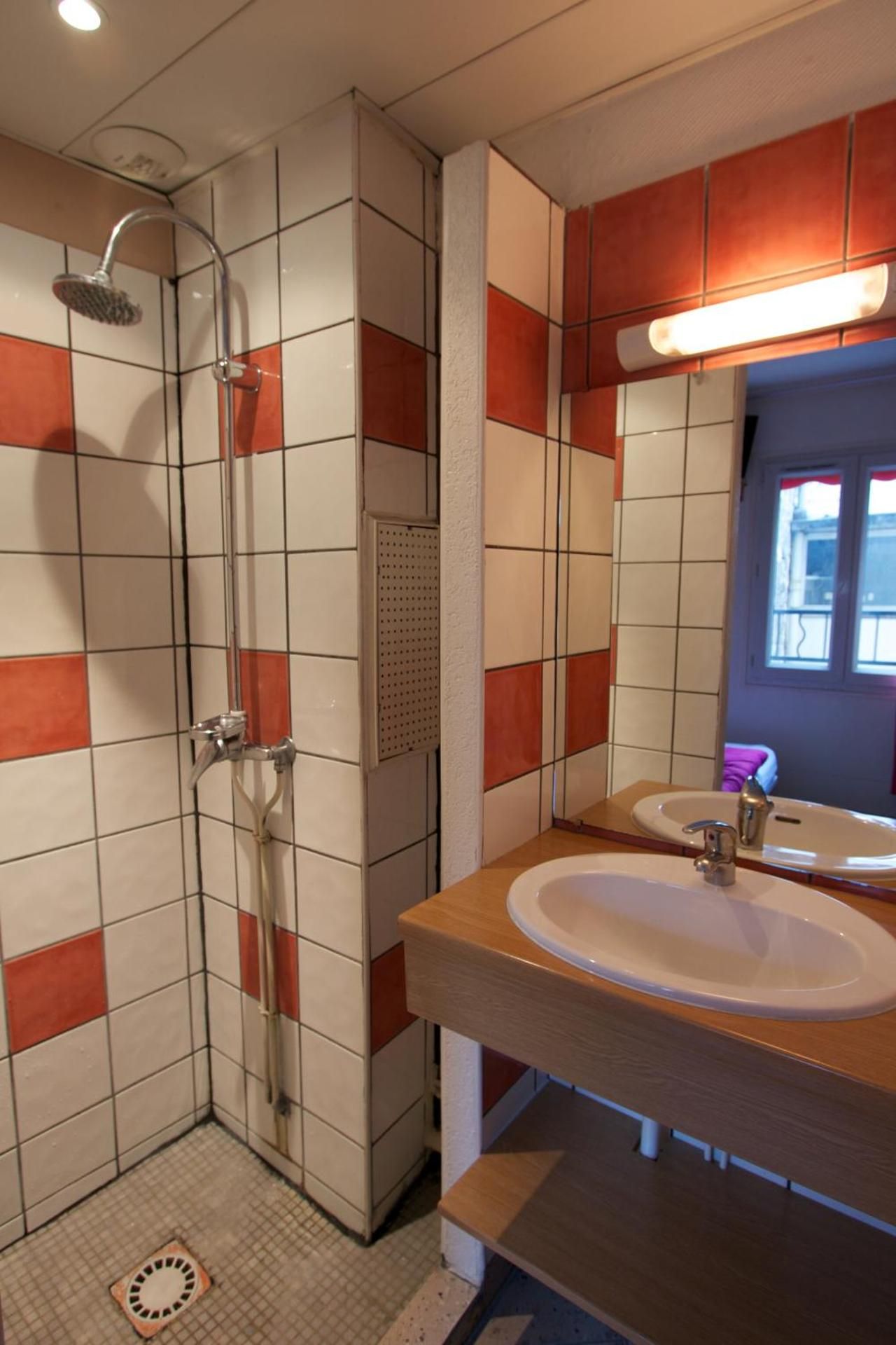 undefined Bastille Hostel 8