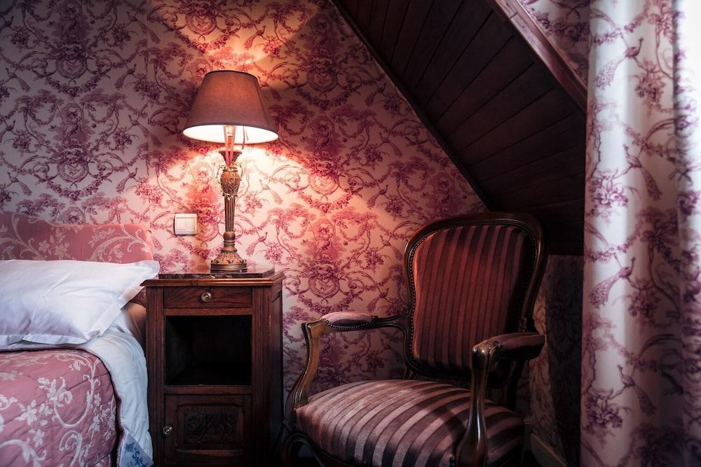 Hotel Des Deux Clefs Triple Room 3